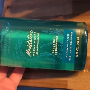 Bath Body Works Aromatherapy Mediation Ocean Waves Body Wash Foam Bath